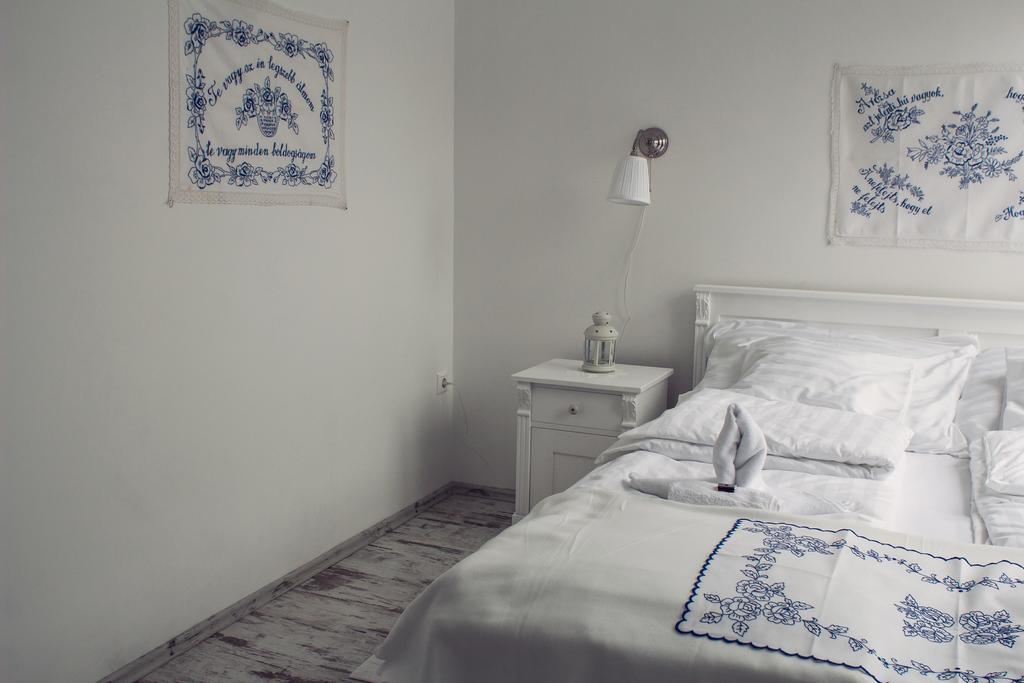 Deak Udvarhaz Hotel Kakucs Pokój zdjęcie