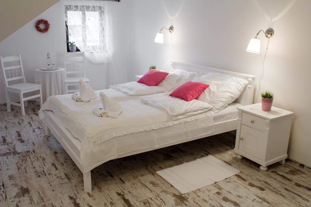Deak Udvarhaz Hotel Kakucs Pokój zdjęcie